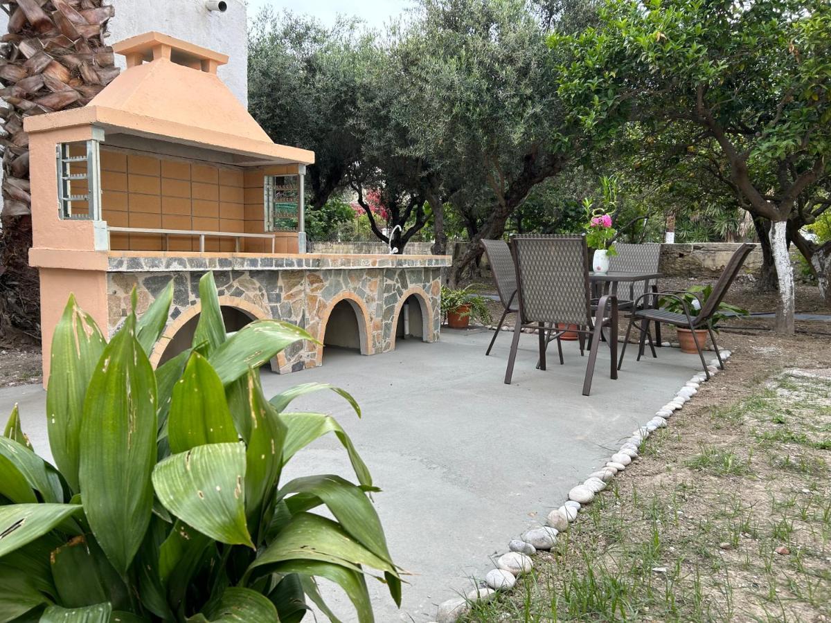 הוילה איקסיה Lina'S Amazing House In Ialysos מראה חיצוני תמונה